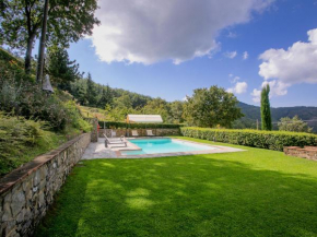 Гостиница Enticing Holiday Home in Cortona with Pool  Предджио